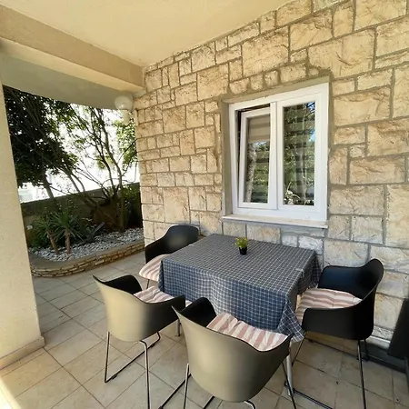 Belview - Beachfront Apartments Pula Buitenkant foto